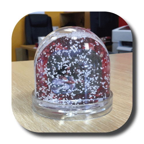personalised_custom_snowglobe_03